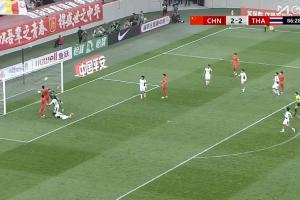 错失绝杀！U23国足后点双鬼拍门，可惜头球打偏