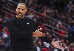 美火蜜破防：宁愿输50分 火箭打得像在摆烂&季后赛一轮游不用看了