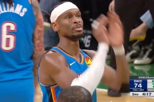 货真价实！亚历山大第三节终于获得首次罚球并达成连续133场20+