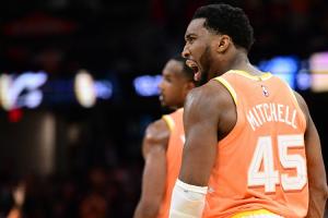 米切尔：在4、5场比赛前我们遭遇了艰难失利 全队进行了一次交流