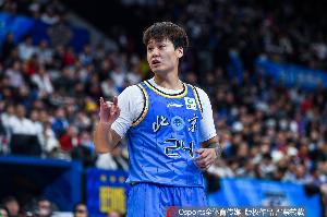 外线弹无虚发！赵睿半场替补9分钟 三分3中3拿到9分4助攻