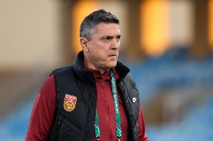 记者：国足抽调9人让安东尼奥无人可用 主力和替补差距就是这么大