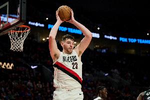 今天是防守者！克林根半场2中2拿5分9板3断2帽 正负值+18！