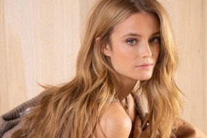 NBA夫妻颜值天花板！凯文·乐福的妻子晒近照：最近到处飞