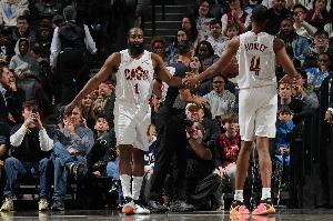 8中8！莫布里：进攻端感觉非常自信 我和哈登现在化学反应很好