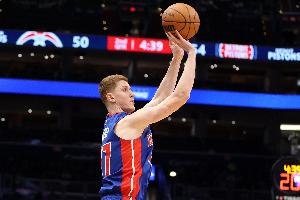 找回感觉！许尔特14中9&4记三分拿下22分3板2助1断 正负值+21