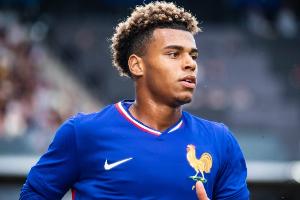 队报：杜埃背部疼痛，可能无法首发出战法国vs哥伦比亚的比赛