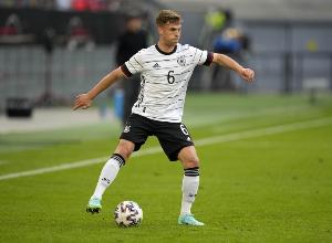 遭肘击血染赛场！基米希：疼了一会儿，但很快就好了