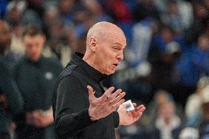 卡莱尔：这比赛太精彩了 最后0.4秒发生那么多事真是不可思议