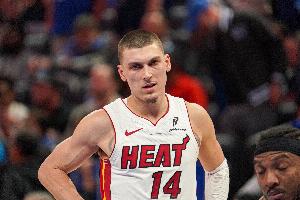 希罗：我和队友每天都在关注排名和赛果 现在所有比赛都很重要