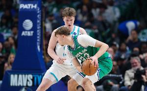 蒂格：克尼佩尔是现今NBA最强的美国白人球员 比里夫斯弗拉格都强