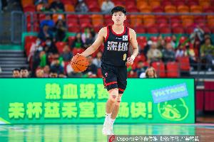 假首发？容子峰仅出战11分钟 三分1中0没有得分&拿1板3犯规