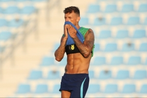 本·怀特被嘘！TA：三狮球迷向来严格，但只要表现好就能赢回认可