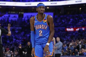 稳定输出！亚历山大半场8中3拿到12分3板1助1断