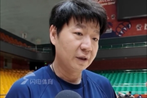 邱彪评价新外援贝利·斯蒂尔：积极性高投射好 接下来拿球说话