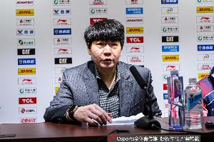 邱彪：高诗岩膝伤加重&状态有所下降 陶汉林脚趾也出现了轻微骨裂