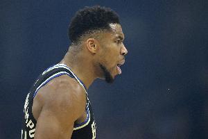 队友都烦了！波蒂斯：希望字母尽快决定 别让乌云一直笼罩着球队