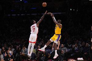 伊森：詹姆斯激励我开始打篮球 对篮球的最初记忆是他罚球线暴扣