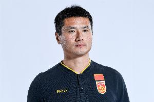 记者：邵佳一临场应变能力还是不错的，这次系列赛起到了练兵目的