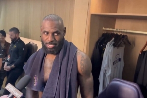 詹姆斯谈最老三双：知道自己在当前生涯阶段还能做到这些 这很酷