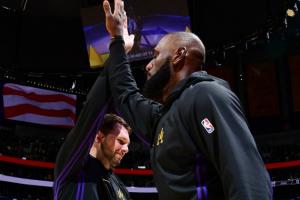 谢谢太阳！太阳输球 湖人正式锁定季后赛席位和太平洋分区冠军