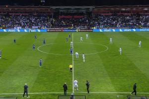 意大利半场换人，后卫帕莱斯特拉换下波利塔诺