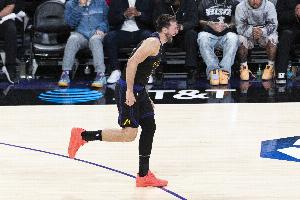 东契奇：若有人打得好有人打得差是赢不了的 我们湖人都全力以赴