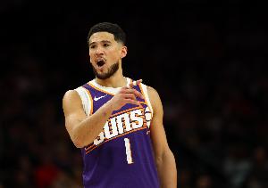 布克：关键时刻我们要更稳定 因伤病问题这没做好也是现实一部分