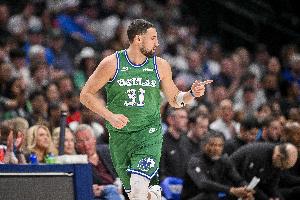 独行侠客战雄鹿 克莱小概率出战 华盛顿&马丁&马绍尔&巴格利不打