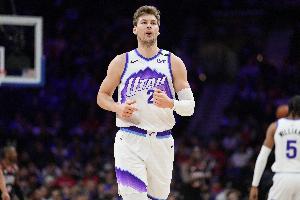 撑起球队进攻！菲利波夫斯基15中9得25分12板3助1盖帽