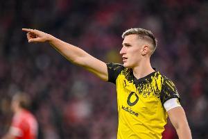 图片报：施洛特贝克希望进一步完善离队条款，仍有意今夏离开多特