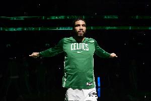 王者归来！塔图姆25+18+11砍下大伤后首个三双！生涯第五个