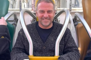 短暂的闲暇时光，弗里克到巴塞罗那第比达博山玩跳楼机