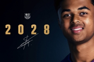 官方：克鲁伊维特18岁儿子肖恩与巴萨B队续约至2028年