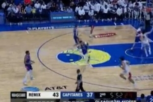 没有犯规？杨瀚森篮下轻松得手 但进球后被对手放倒了