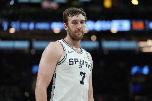 米奇谈科内特缺席：本季他的负荷量高居前列 要确保他能保持健康