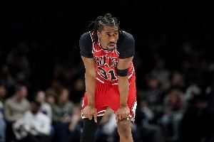 从5号秀&和CC并列后场双星到黯然被裁 是什么让艾维突然陨落？