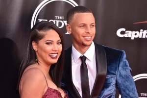 库里：我不吃烫的食物 妻子那些刚出炉的料理我从来不吃都得放凉