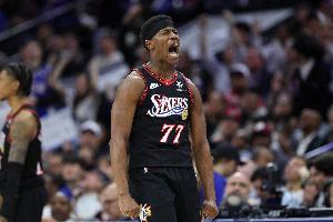 探花郎！埃奇库姆15中10贡献23分10助 正负值+29