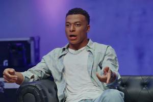 认同吗？姆巴佩：一支球队最重要的是中场，中后卫是最容易的位置