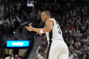 力压妖刀！凯尔登本季已砍1003分 为马刺队史单季最高替补总得分