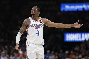 三双预定！杰伦威半场7投4中揽10分6板6助2断 正负值+23