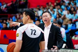 这比赛打的！青岛福建全场合计57次犯规 共5人被罚下