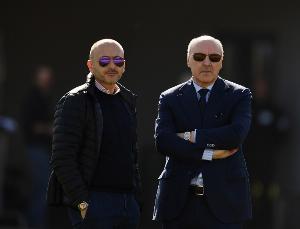 米体：国米高层四巨头来到训练基地，安抚无缘世界杯的国脚球员们