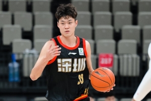 常规赛第33轮最佳阵容：王浩然 乔丹·米奇 张镇麟 鄢手骐 辛普森