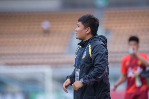 刘建业：重庆铜梁龙优势是年轻团结执行力强 向余望因伤踢不了