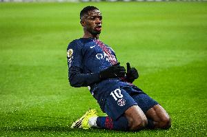 恩里克：能看到登贝莱这样风格独特的球员踢球，始终是一种享受