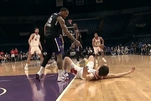 杨瀚森谈冲突：想骗技犯他们真上当 我和他说“再弄我你就回家”