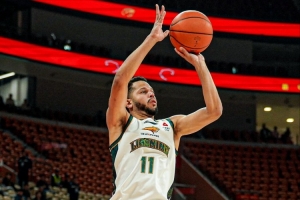 媒体人：截止目前 辽篮三个小外谁走 还没最终确定…