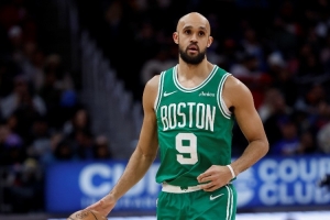 高效输出！德里克·怀特11投6中得17分3板5助 正负值+34冠绝全场